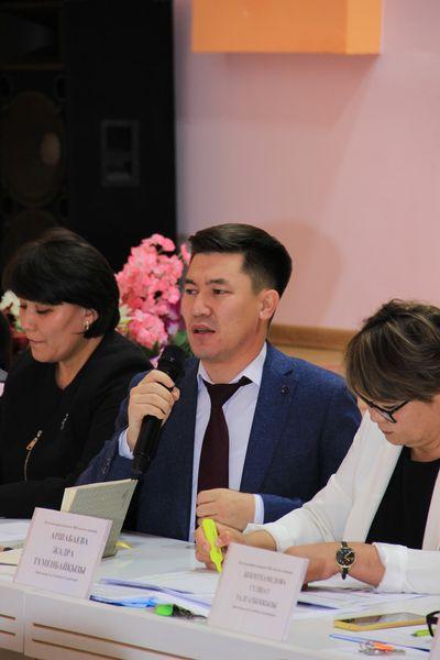 «Зерттеуші мектеп: Сабақты зерттеу арқылы оқушылардың білім сапасын арттыру» тақырыбында педагогикалық кеңес өтті.